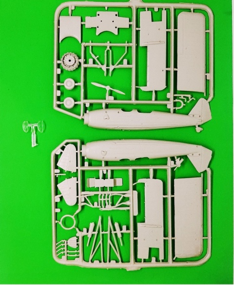 2 MODELE samolotów Lotnictwa Polskiego z II Wojny Światowej: RWD-14b Czapla oraz PZL P.11c Plastyk skala 1:72 2 MODELE samolotów Lotnictwa Polskiego z II Wojny Światowej: RWD-14b Czapla oraz PZL P.11c Plastyk skala 1:72