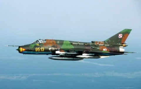 Zestaw 2 modeli samolotów MiG-21 oraz SU-22 + podkład, farbki, pędzelki, klej + ........ Zestaw 2 modeli samolotów MiG-21 oraz SU-22 + podkład, farbki, pędzelki, klej + ........