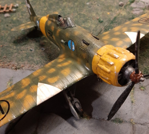 MODEL włoskiego samolotu do sklejania MACCHI M.C. 200 + mata, klej, podkład, farba do modeli, , lakier, wash do modeli.... MODEL włoskiego samolotu do sklejania MACCHI M.C. 200 + mata, klej, podkład, farba do modeli, , lakier, wash do modeli....