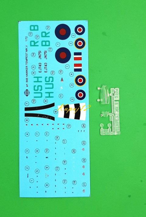 Model samolotu Hawker Tempest Mk.V + podkład, farby, lakier, wash Model samolotu Hawker Tempest Mk.V + podkład, farby, lakier, wash