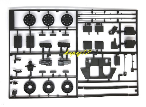 MODEL plastikowego czołgu do sklejania Tank T34/76 + klej, podkład, lakier, farby akrylowe modelarskie, pędzle modelarskie ... MODEL plastikowego czołgu do sklejania Tank T34/76 + klej, podkład, lakier, farby akrylowe modelarskie, pędzle modelarskie ...