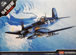 MODEL plastikowego samolotu do sklejania Corsair F4U-4B Wojna koreańska + mata samogojąca, klej do modeli, farby, 3 pędzelki