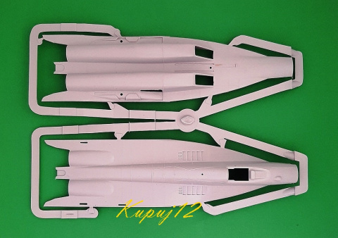 MODEL samolotu odrzutowego myśliwskiego MiG-29A Fulcrum "Polish Rocket" + podkład, farba , lakier, wash, ... ZESTAW MODEL samolotu odrzutowego myśliwskiego MiG-29A Fulcrum "Polish Rocket" + podkład, farba , lakier, wash, ... ZESTAW