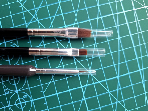 ZESTAW 3 PĘDZLI MODELARSKICH okrągły pędzelek 000 płaski pędzelek 4 i płaski pędzelek 6 ZESTAW 3 PĘDZLI MODELARSKICH okrągły pędzelek 000 płaski pędzelek 4 i płaski pędzelek 6