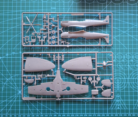 PLASTIKOWY MODEL samolotu do sklejania Spitfire Mk.Ia + podkład, farby akrylowe matowe do modeli, podkład do farb akrylowych.. PLASTIKOWY MODEL samolotu do sklejania Spitfire Mk.Ia + podkład, farby akrylowe matowe do modeli, podkład do farb akrylowych..