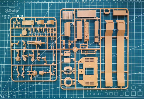 CZOŁG, działo model do sklejania, Sd. Kfz. 184 Panzerjager niszczyciel czołgów +mata, 3 pędzle, farby, podkład, lakier, 1:35 CZOŁG, działo model do sklejania, Sd. Kfz. 184 Panzerjager niszczyciel czołgów +mata, 3 pędzle, farby, podkład, lakier, 1:35