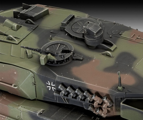 MODEL czołgu do sklejania Leopard 2 A6/A6NL + mata modelarska samogojąca A3, farby, lakier, podkład, wash, pędzle, taśma.. MODEL czołgu do sklejania Leopard 2 A6/A6NL + mata modelarska samogojąca A3, farby, lakier, podkład, wash, pędzle, taśma..
