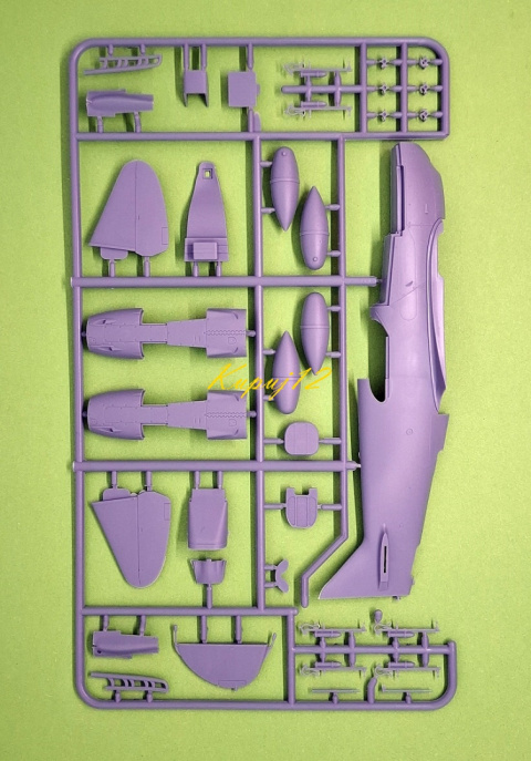 MODEL plastikowego samolotu LaGG-3 series 1-4: Podkład, farby, klej, pędzle MODEL plastikowego samolotu LaGG-3 series 1-4: Podkład, farby, klej, pędzle