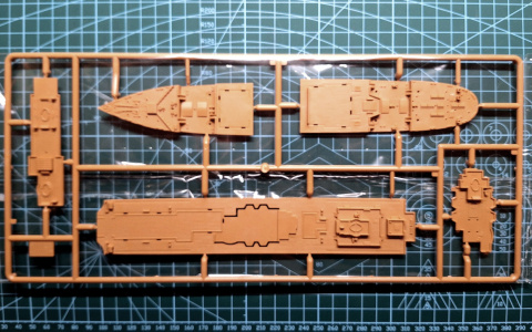 MODEL statku do sklejania TITANIC w skali 1:700 + mata A3, klej, pędzle, zestaw farb do jego wykończenia.... MODEL statku do sklejania TITANIC w skali 1:700 + mata A3, klej, pędzle, zestaw farb do jego wykończenia....