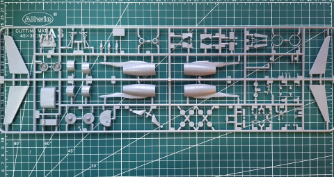PLASTIKOWY model do sklejania samolot pasażerski Tu-204-100 skala 1:144 + mata A3, klej, zestaw farb do jego wykończenia..... PLASTIKOWY model do sklejania samolot pasażerski Tu-204-100 skala 1:144 + mata A3, klej, zestaw farb do jego wykończenia.....