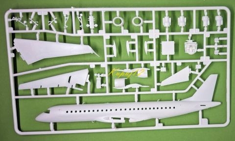 EMBRAER 190 Pasażerski samolot plastikowy model do sklejania samolotu Revell EMBRAER 190 Pasażerski samolot plastikowy model do sklejania samolotu Revell