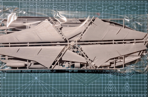 DUŻY plastikowy model do sklejania samolotu pasażerskiego Ił-86 + klej, 3 pędzle, farby.... DUŻY plastikowy model do sklejania samolotu pasażerskiego Ił-86 + klej, 3 pędzle, farby....