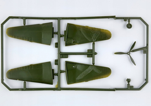 MODELl samolotu do sklejania Mig-3 + mata A3 samogojąca modelarska, klej, 3 pędzle, podkład, farby, lakier.. MODELl samolotu do sklejania Mig-3 + mata A3 samogojąca modelarska, klej, 3 pędzle, podkład, farby, lakier..