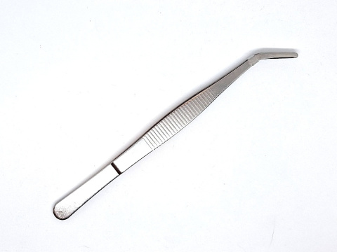 Pęseta metalowa modelarska zakrzywiona 14 cm Pęseta metalowa modelarska zakrzywiona 14 cm