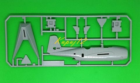 MODEL amerykańskiego samolotu torpedowo-bombowego Grumman TBF-1 Avenger + farby, podkład i inne dodatki....... MODEL amerykańskiego samolotu torpedowo-bombowego Grumman TBF-1 Avenger + farby, podkład i inne dodatki.......