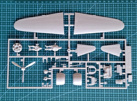 NAKAJIMA A6M2-N plastikowy model do sklejania samolotu+ mata modelarska A3, klej, pędzel x3, farby, lakier NAKAJIMA A6M2-N plastikowy model do sklejania samolotu+ mata modelarska A3, klej, pędzel x3, farby, lakier