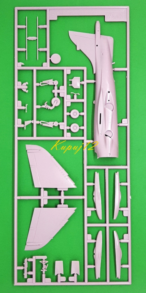 MODEL samolotu HARRIER GR Mk.3+ mata modelarska samogojąca A3, klej, 3 x pędzel modelarski, podkład, farby, lakier, wash MODEL samolotu HARRIER GR Mk.3+ mata modelarska samogojąca A3, klej, 3 x pędzel modelarski, podkład, farby, lakier, wash