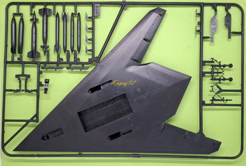 MODEL samolotu do sklejania F-117 Nighthawk, farby, lakier, wash MODEL samolotu do sklejania F-117 Nighthawk, farby, lakier, wash