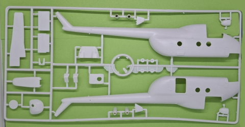 MODEL radzieckiego śmigłowca MIL Mi-4 + podkład, farby, lakier, klej, pędzelki MODEL radzieckiego śmigłowca MIL Mi-4 + podkład, farby, lakier, klej, pędzelki