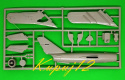 MODEL samolotu do sklejania MIG-17 PF + farba podkładowa, farby, lakier, wash, 3 pędzelki, klej