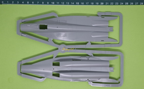 MODEL samolot MiG-29 Duch Kijowa+zestaw, mata, podkład, farby, klej, pędzle MODEL samolot MiG-29 Duch Kijowa+zestaw, mata, podkład, farby, klej, pędzle